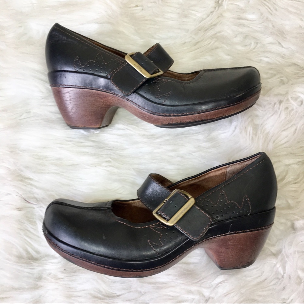 Indigo Leather Tooled Black Mary Janes